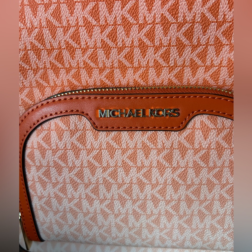Michael Kors Signature Ombré Backpack NWT - Picture 5 of 10